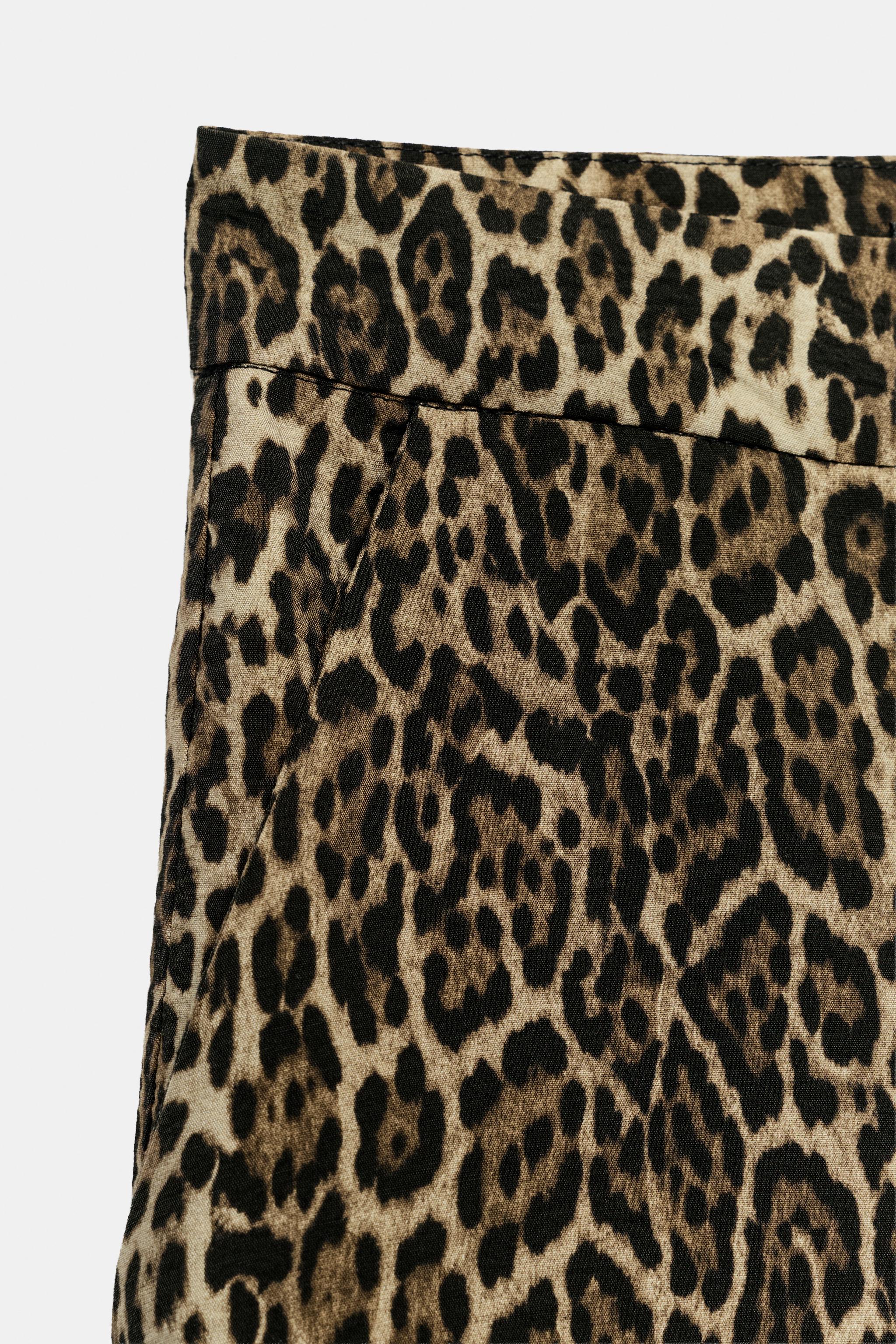 PANTALON SAROUEL SATINÉ À IMPRIMÉ ANIMALIER